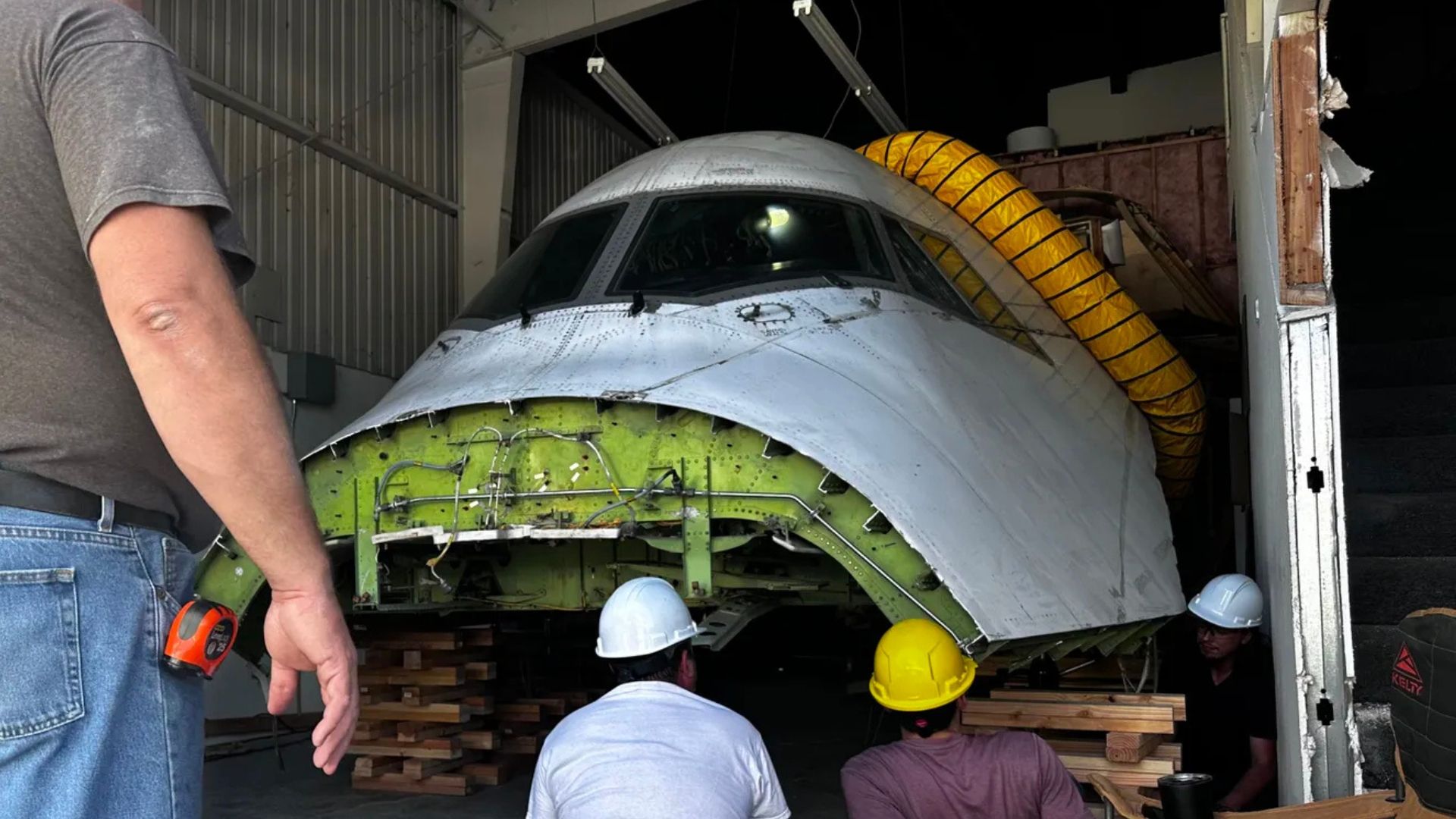 Ambitious enthusiasts buy entire Boeing 747 cockpit in race to build flight simulator — three-month project recreates gauges, dials, and other mechanical instru