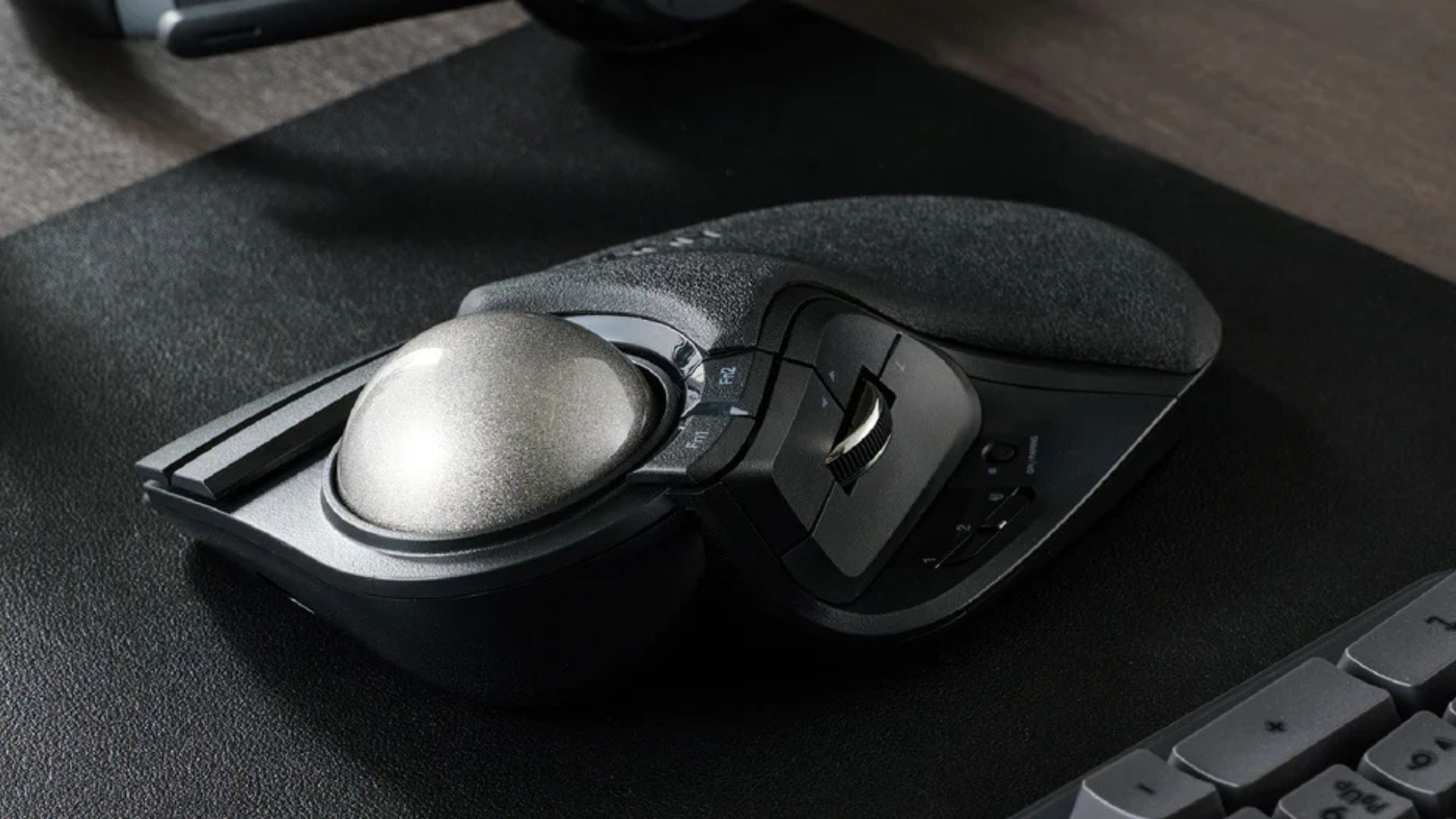 Elecom releases Huge Plus trackball mouse with massive 52mm ball and 10 programmable buttons — now comes with wireless connectivity