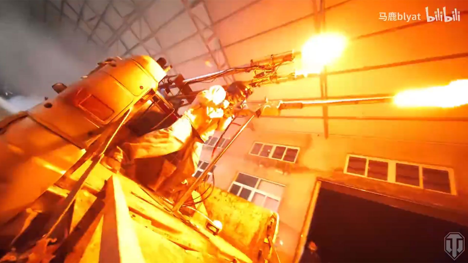 Full-size tank simulator setup now even crazier after being built into a 'tactical vehicle' with full-size replica machine gun and cannon Full-size tank simulator setup now even crazier after being built into a 'tactical vehicle' with full-size replica machine gun and cannon