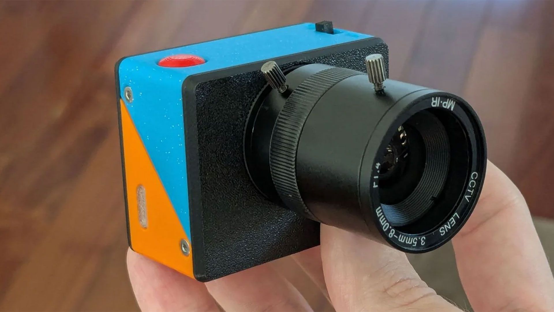 3D printing enthusiast creates camera with a gutted optical mouse's sensor — lo-fi 30x30 pixel camera took 65 hours to build 3D printing enthusiast creates camera with a gutted optical mouse's sensor — lo-fi 30x30 pixel camera took 65 hours to build