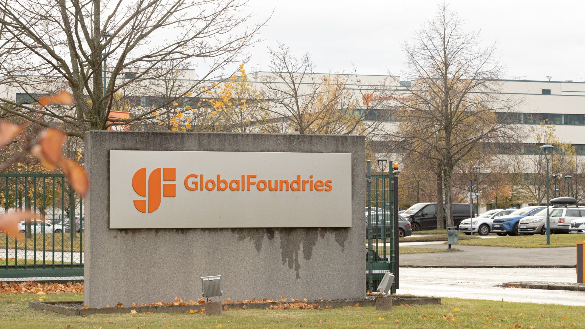 GlobalFoundries buys silicon photonics firm Advanced Micro Foundry for undisclosed amount — move makes chipmaker one of the largest silicon photonics manufactur GlobalFoundries buys silicon photonics firm Advanced Micro Foundry for undisclosed amount — move makes chipmaker one of the largest silicon photonics manufactur