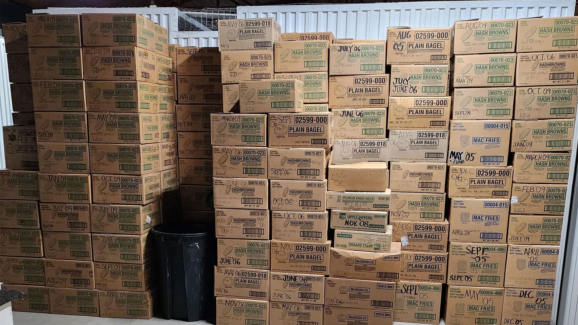 Gigantic VHS videotape hoard of thousands of videos stored in McDonald's boxes being given away for free — Internet Archive looks set to claim the tapes of U.S. Gigantic VHS videotape hoard of thousands of videos stored in McDonald's boxes being given away for free — Internet Archive looks set to claim the tapes of U.S.