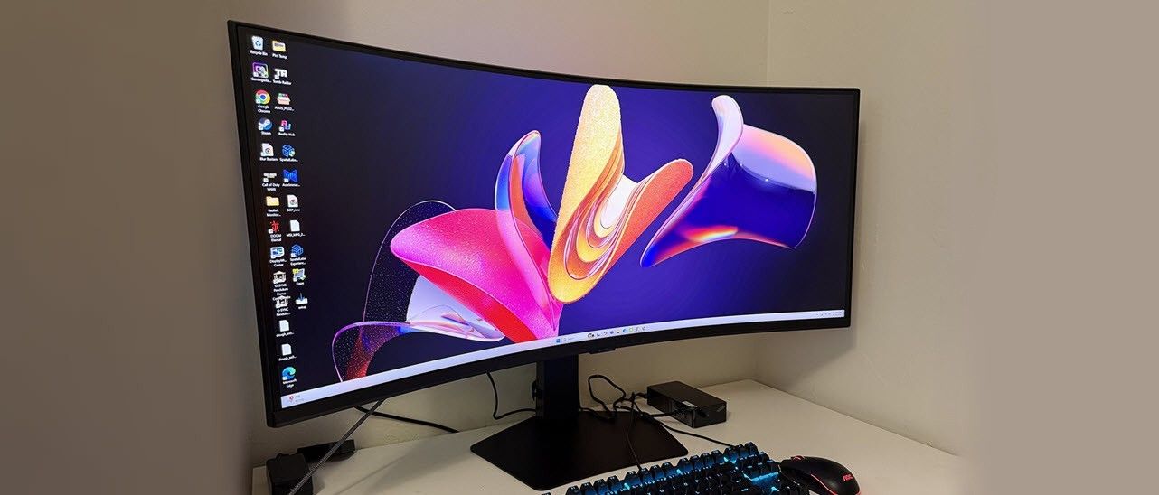 Samsung Odyssey G7 S40FG75 40-inch ultra-wide curved gaming monitor review: Fast, gorgeous, and immersive