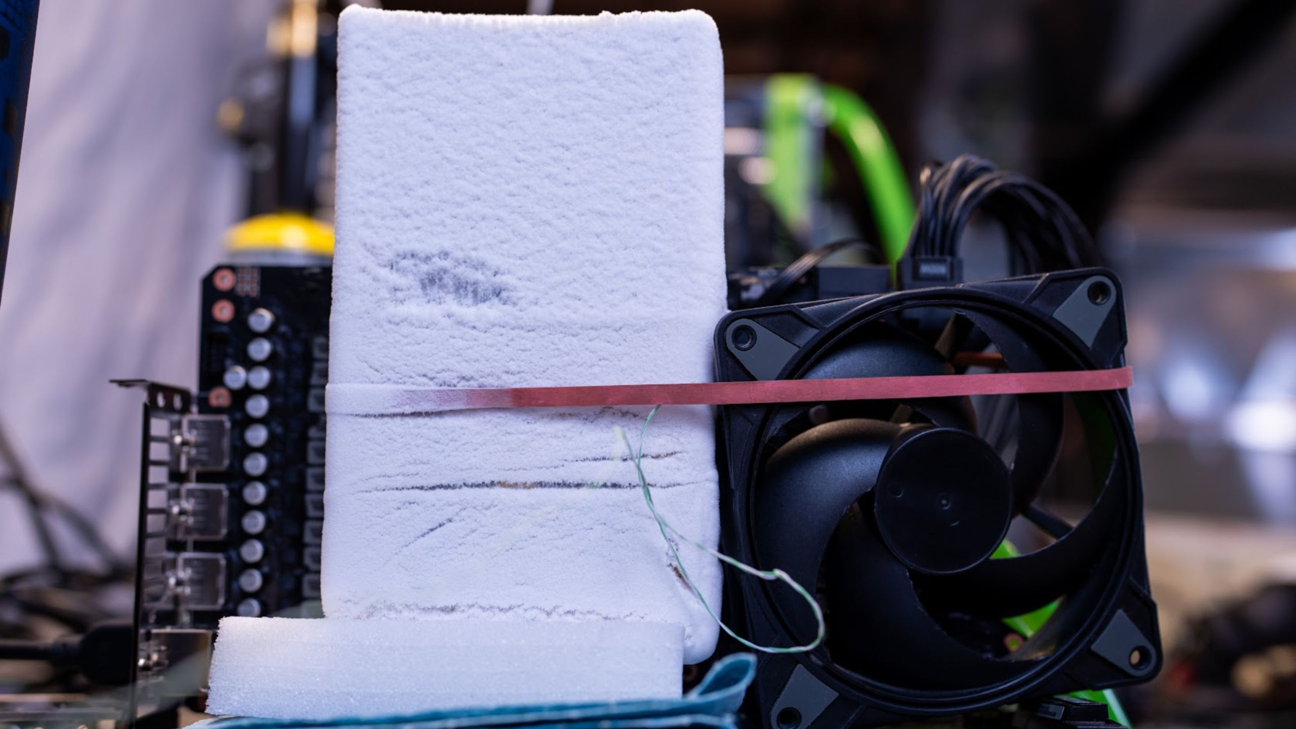 Splave's Cave: Overclocking the Asus RTX 5090 Astral and setting the 3DMark Port Royal world record