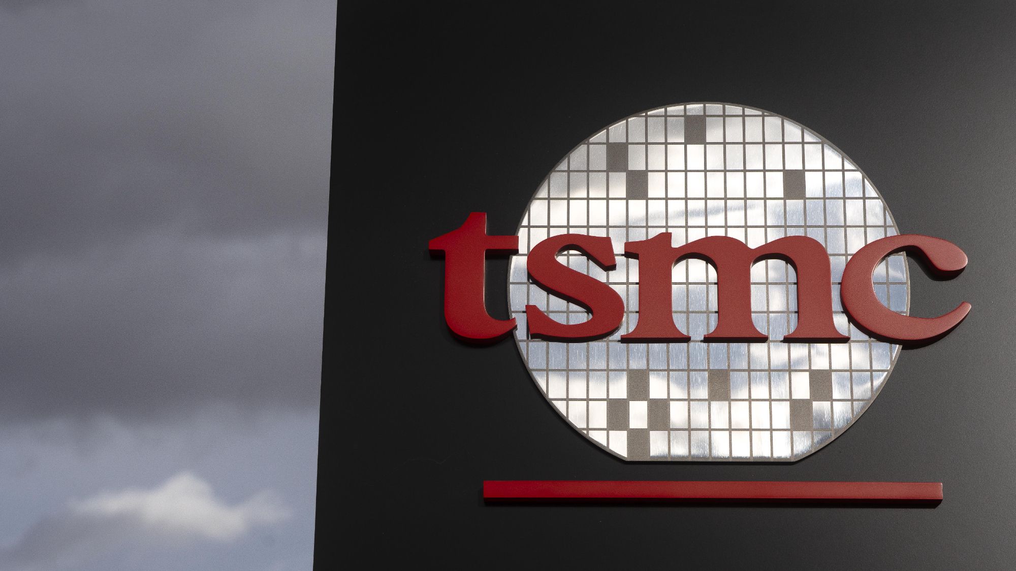 U.S. allows TSMC to import chipmaking equipment to its China fabs — Samsung, SK hynix likewise receive go signal from Commerce Department U.S. allows TSMC to import chipmaking equipment to its China fabs — Samsung, SK hynix likewise receive go signal from Commerce Department