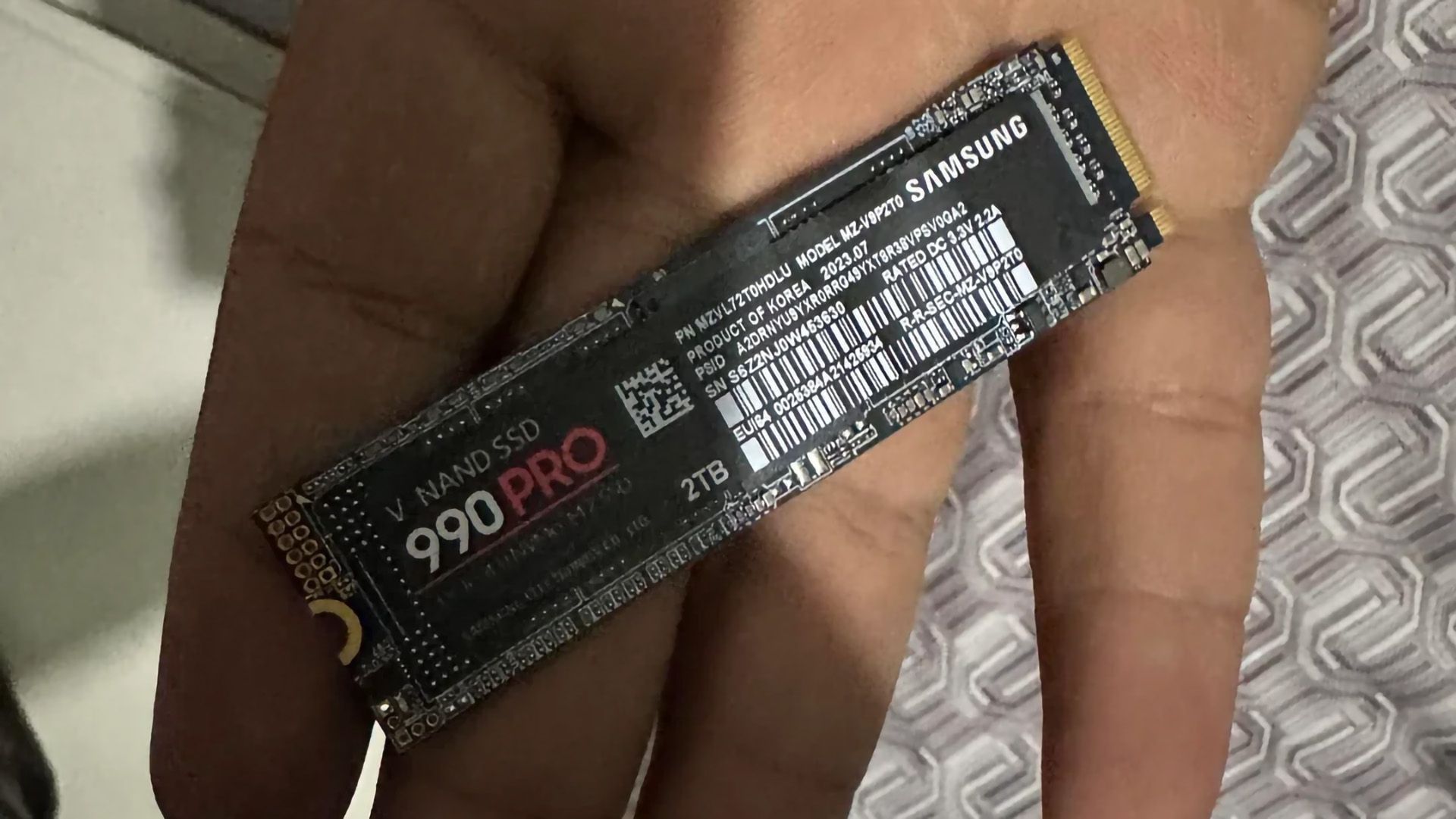 Fake Samsung 990 Pro passes basic checks but runs slower than a USB 2.0 drive — counterfeit SSDs proliferate as NAND shortage creates the perfect storm for bogu Fake Samsung 990 Pro passes basic checks but runs slower than a USB 2.0 drive — counterfeit SSDs proliferate as NAND shortage creates the perfect storm for bogu