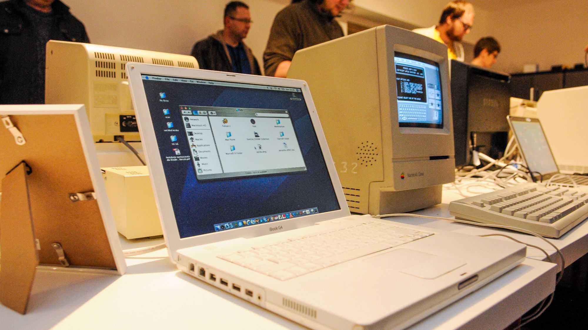 27 years after launch, Apple's decades-old iBook lineup can still get legacy updates from the company's servers — 21-year-old iBook G4 seamlessly connects to Wi 27 years after launch, Apple's decades-old iBook lineup can still get legacy updates from the company's servers — 21-year-old iBook G4 seamlessly connects to Wi