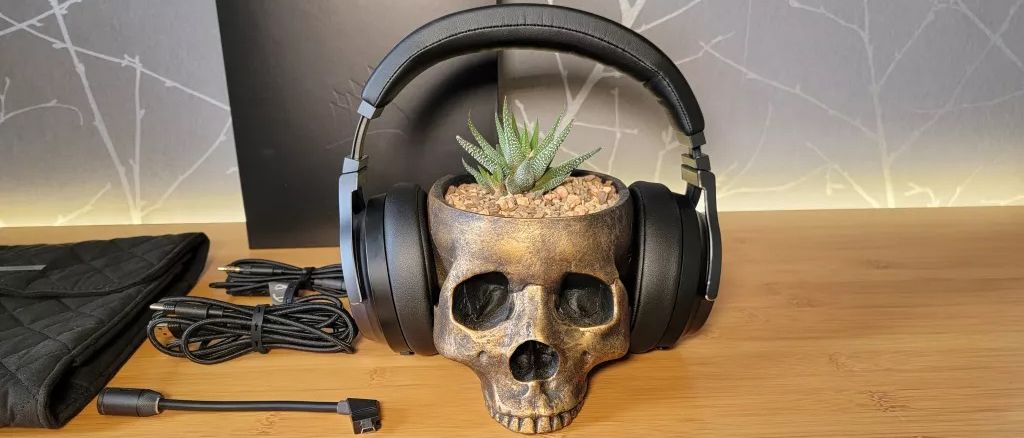 Extend the life of your favorite gaming headset for less than $25 — replace those crusty earpads, and maybe get a headband cover Extend the life of your favorite gaming headset for less than $25 — replace those crusty earpads, and maybe get a headband cover