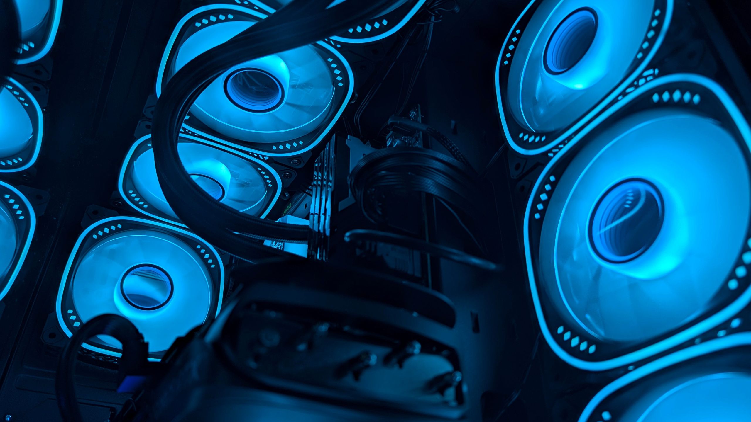 How To Optimize Your PC’s Airflow Using Positive vs. Negative Pressure