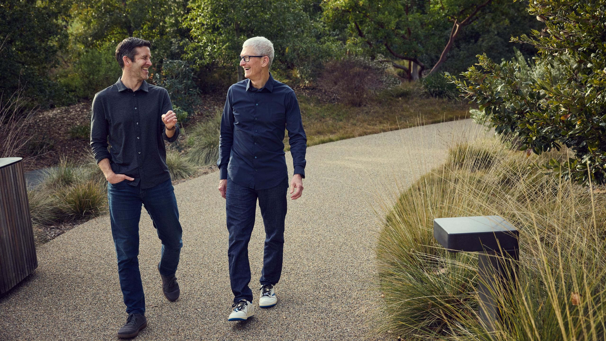 Apple CEO Tim Cook steps down, company names Ternus as incoming CEO