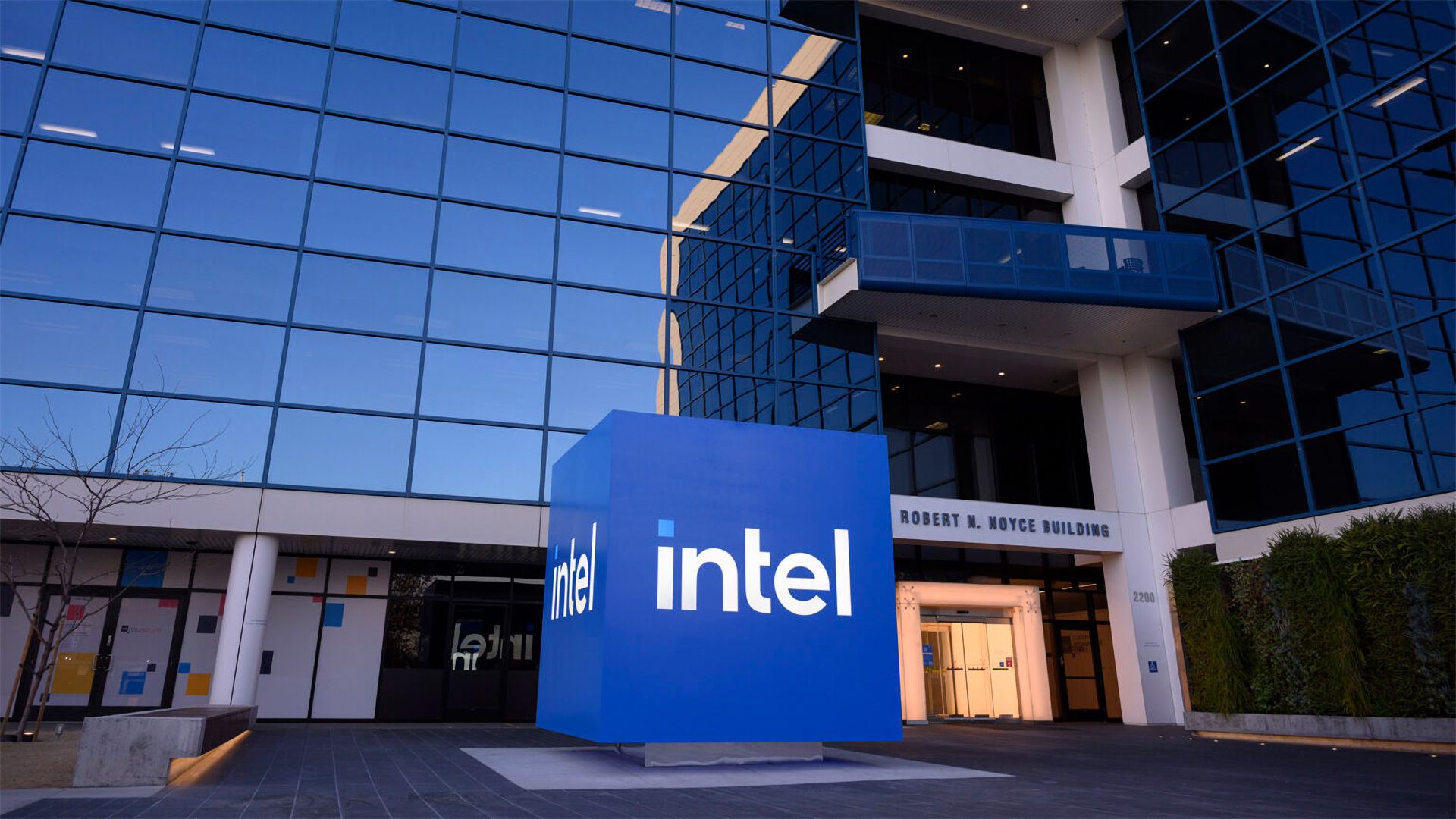 Intel buys back 49% stake in Ireland Fab Joint Venture — takes full control over Fab 34 Intel buys back 49% stake in Ireland Fab Joint Venture — takes full control over Fab 34