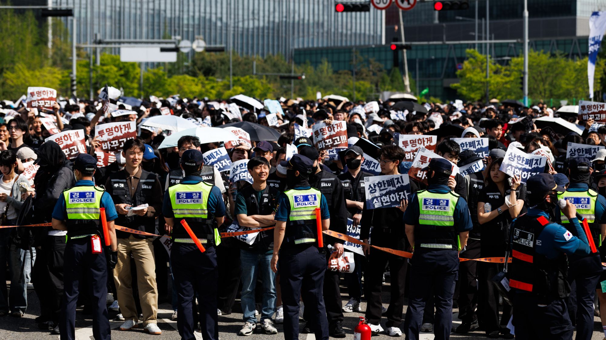 Samsung granted court injunction against imminent strike action in last-minute reprieve — talks resume as unions barred from occupying or locking facilities, ob Samsung granted court injunction against imminent strike action in last-minute reprieve — talks resume as unions barred from occupying or locking facilities, ob