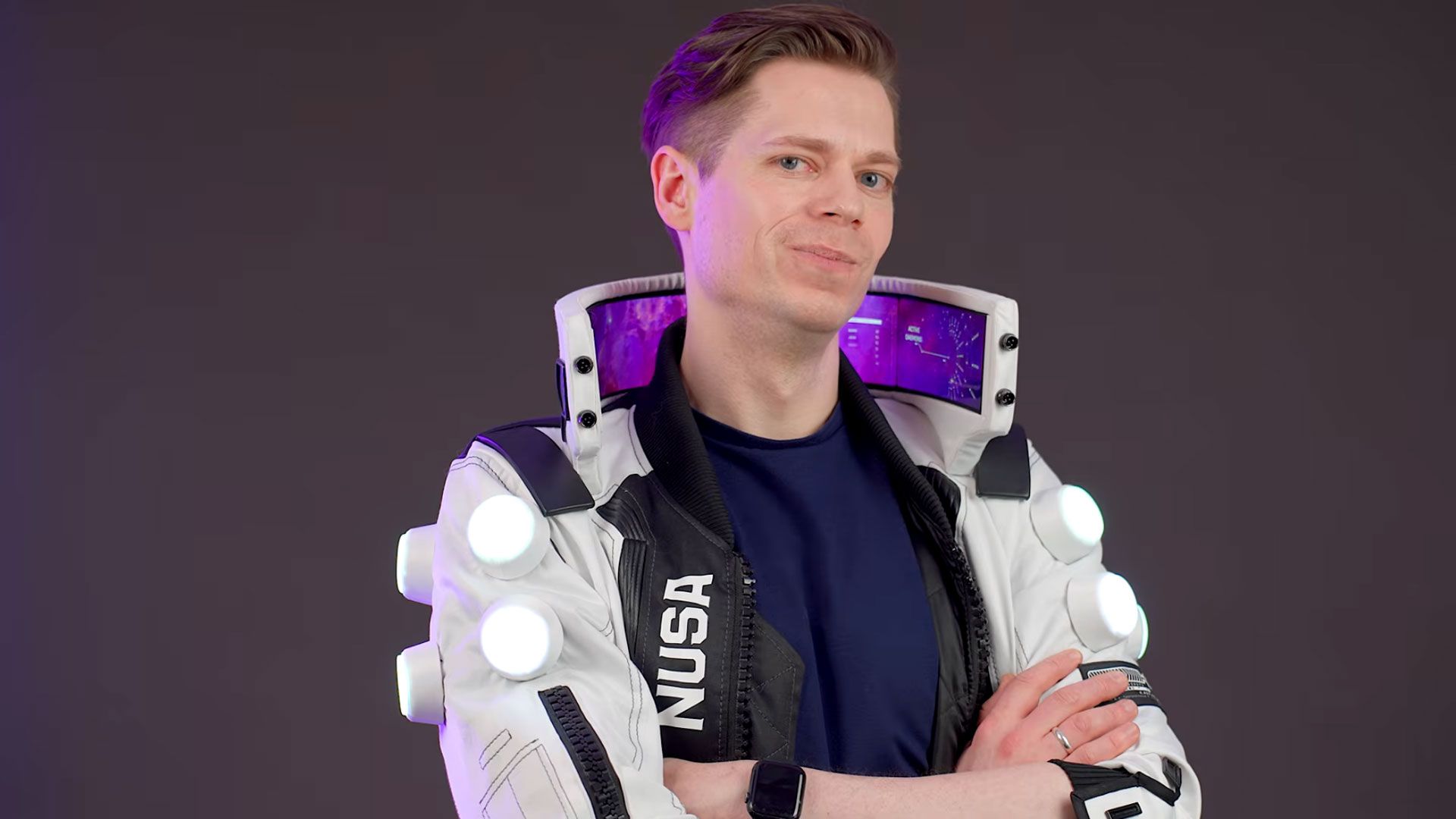 Cyberpunk 2077 cosplay jacket features a $1,200 flexible OLED collar that you can game on with a Steam Controller — dual Raspberry Pi 4s power the wearable tech