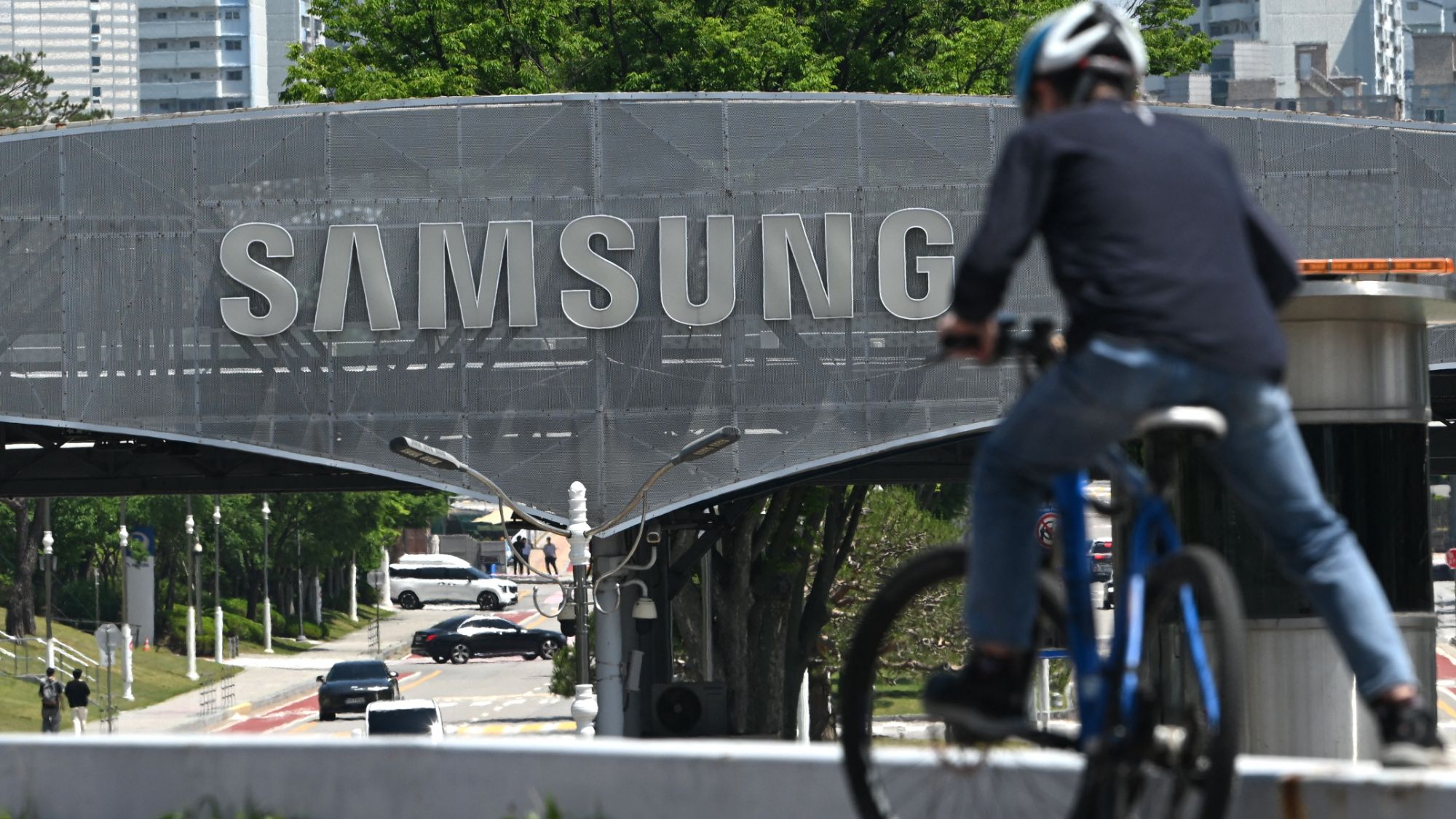 Samsung $400,000 worker bonuses near approval after clearing legal challenge — non-chip employees in line for just $4,000 launch last-minute bid to scupper deal