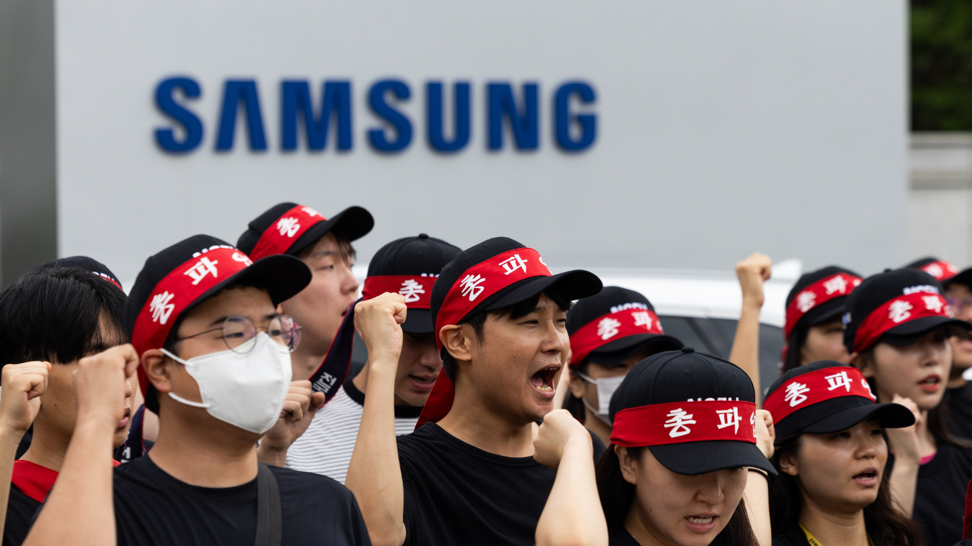 Samsung chip workers reject $340,000 one-time bonus, demand annual payouts like SK hynix's $900,000 — workers want share of AI windfall, impending 18-day strike