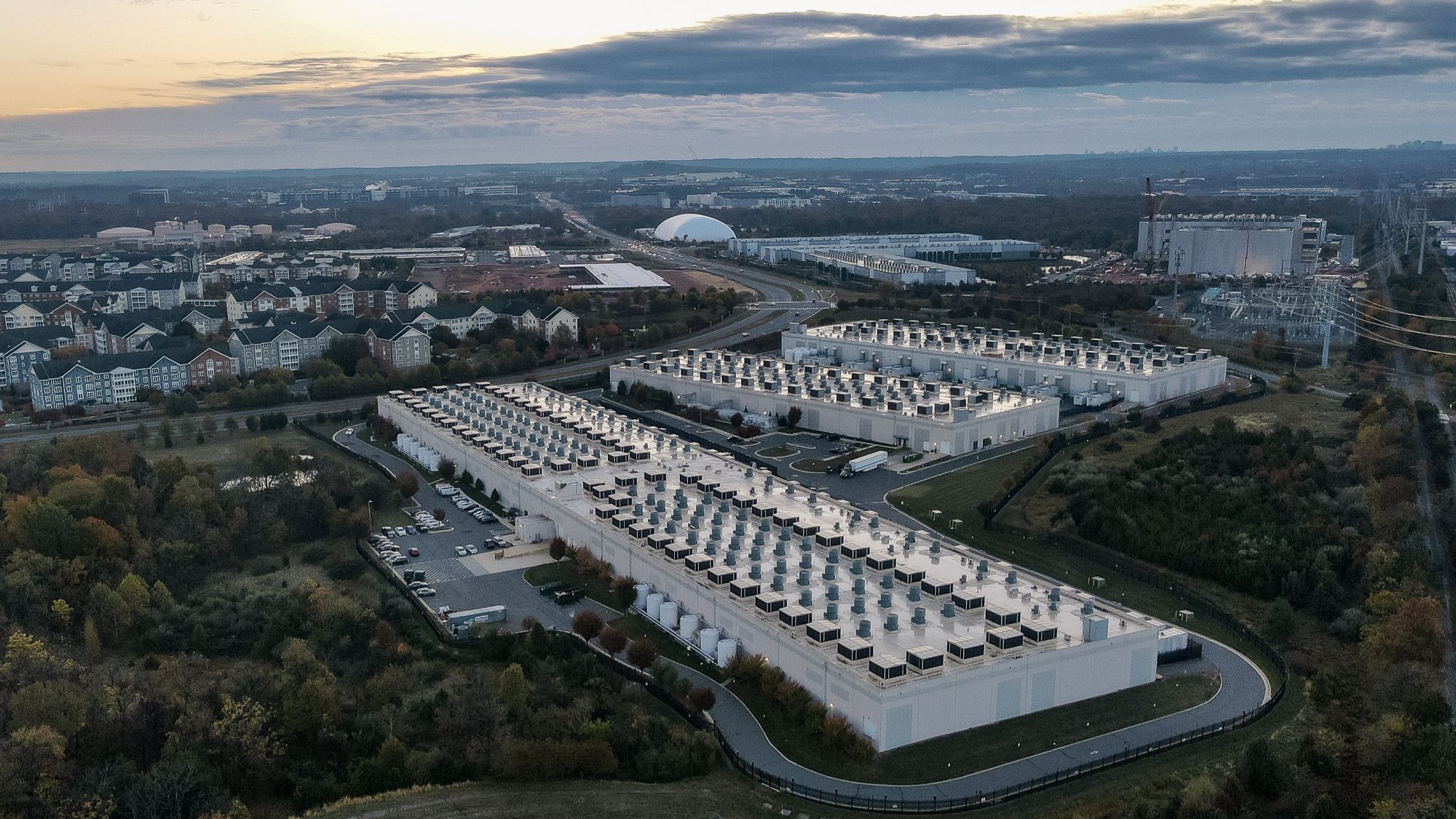 Amazon unveils 'Resilient Network Graphs' data center network that cuts hardware by 69% and boosts throughput by 33% — now the default for most AWS workloads