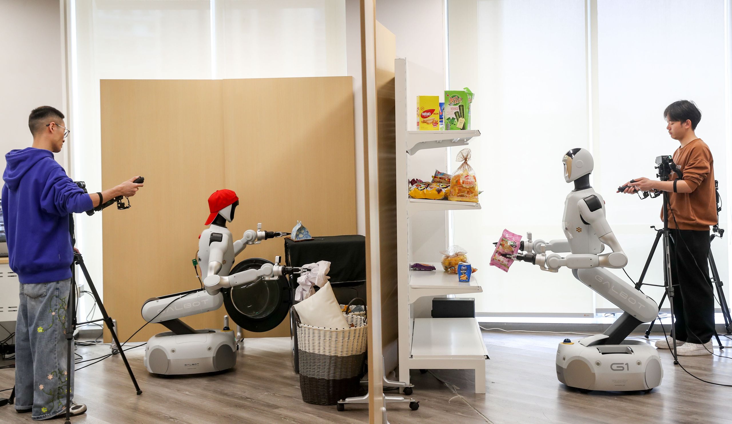 A robot startup is wreaking havoc on short-term rentals in San Francisco — Airbnb hosts allege 'guests' secretly tested robots indoors, left the units completel
