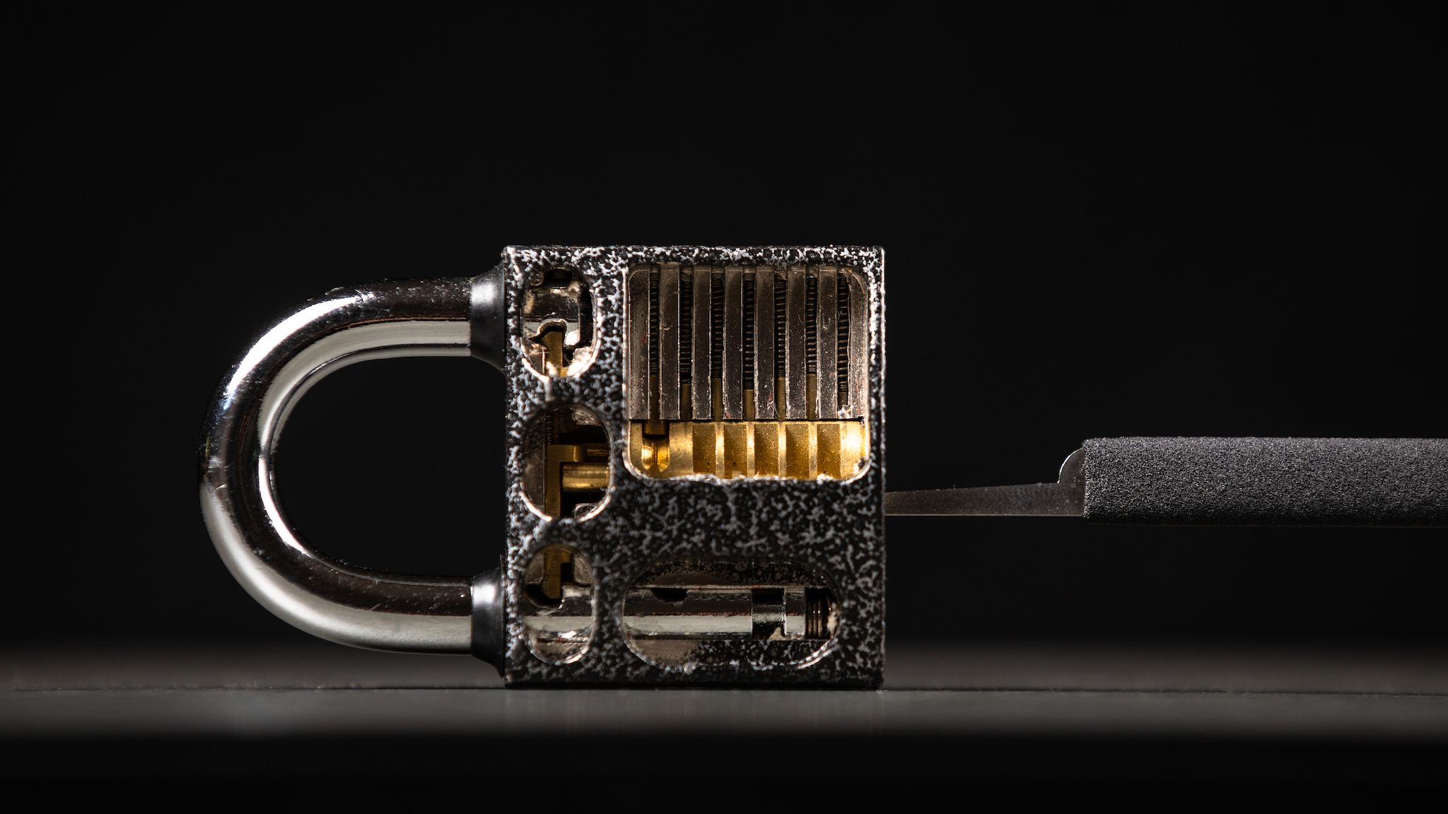 Devastating 'Dirty Frag' exploit leaks out, gives immediate root access on most Linux machines since 2017, no patches available, no warning given — Copy Fail-li