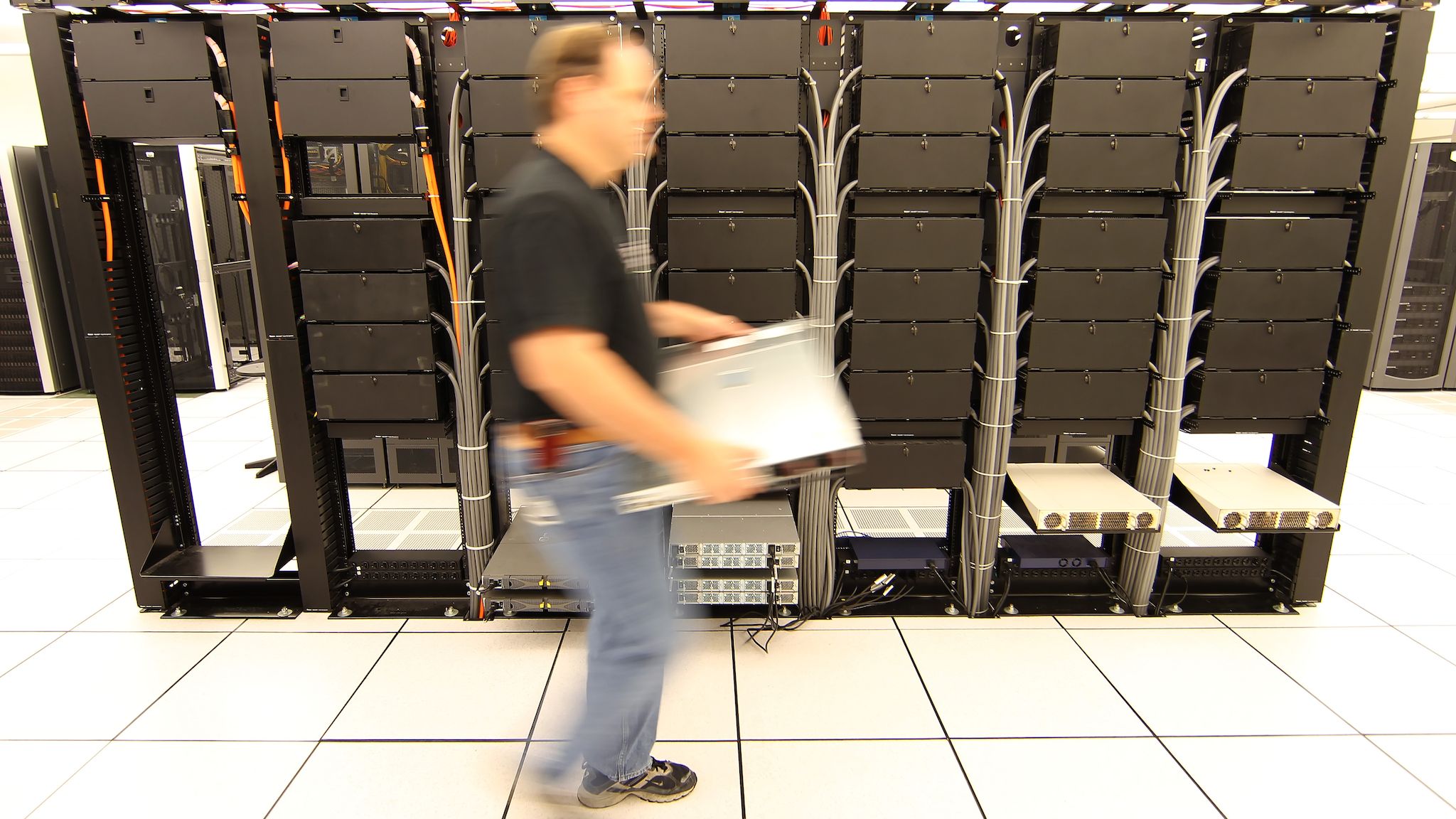 Tesco UK supermarket chain removes 40,000 servers from VMware infrastructure — mass exodus continues due to Broadcom's aggressive subscription model Tesco UK supermarket chain removes 40,000 servers from VMware infrastructure — mass exodus continues due to Broadcom's aggressive subscription model