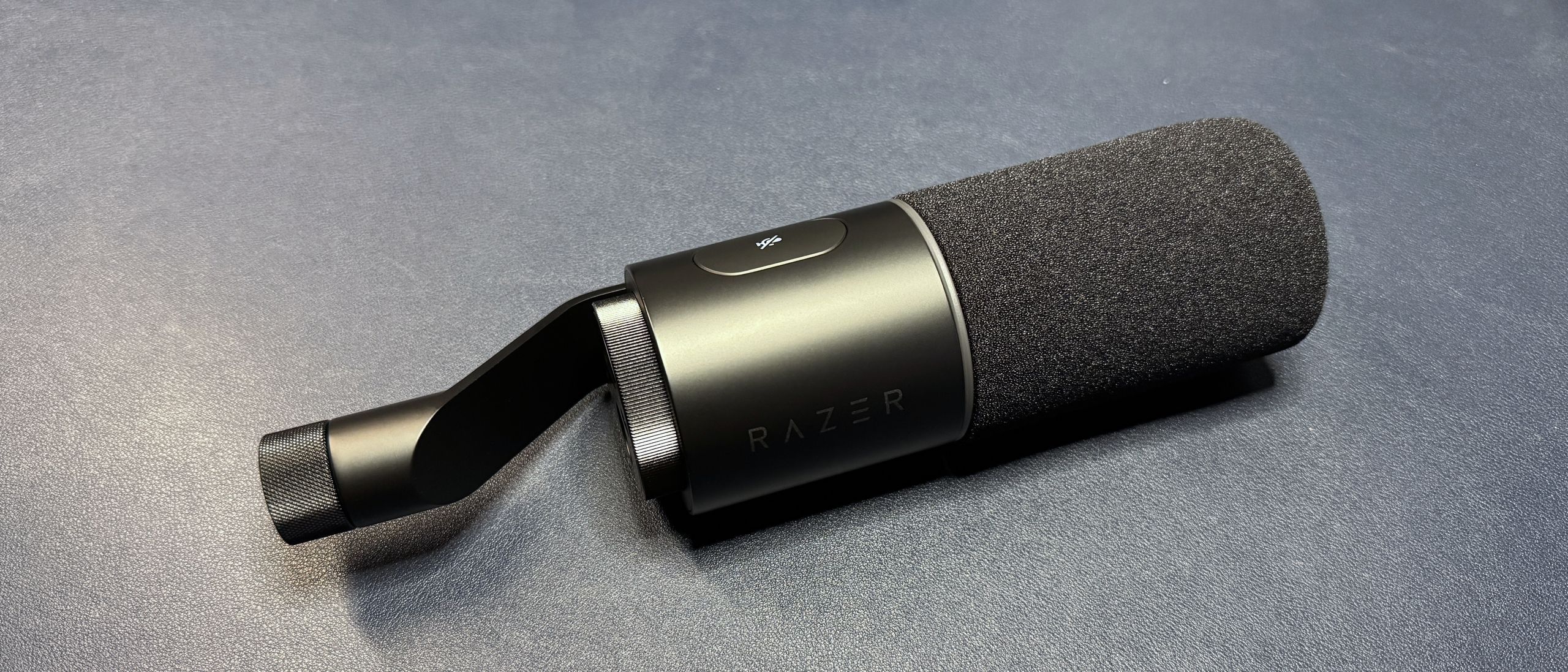 Razer Seiren V3 Pro Review: USB, XLR, and 32-bit float Razer Seiren V3 Pro Review: USB, XLR, and 32-bit float