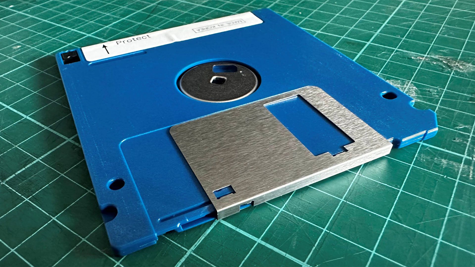 HamsterOS jams a 32-bit GUI operating system in a single 1.44 MB floppy disk — retro OS for 386-era hardware should make for easy living with DOS machines and s