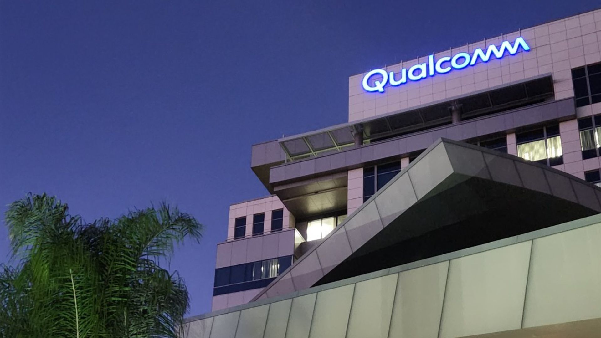 Qualcomm reveals HBC near-memory AI architecture, AI250 and AI350 accelerators — touts 6x higher bandwidth-per-watt compared to HBM, 200x capacity compared to o